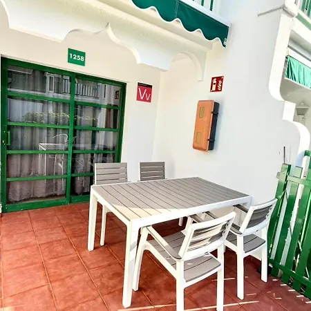 Palms & Pool Dunaflor *