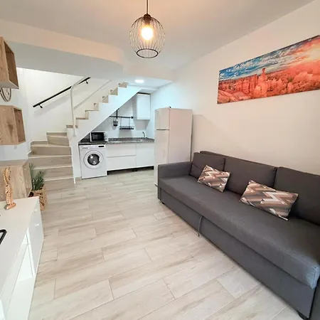 Palms & Pool Dunaflor *