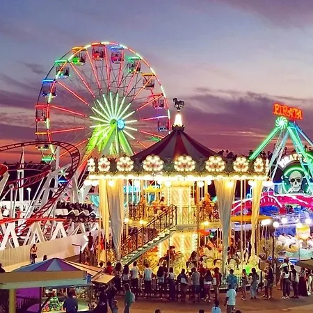 Palms & Pool Dunaflor 公寓